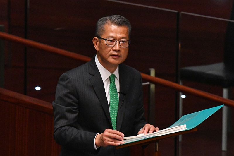 财政司司长陈茂波今日（二月二十四日）在立法会宣读二零二一至二二年度《财政预算案》。