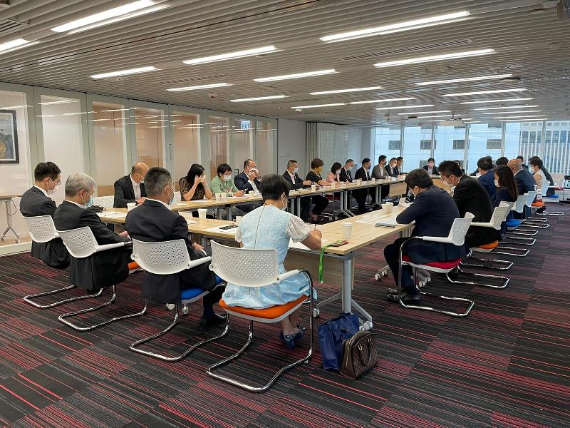 财经事务及库务局与投资推广署今日（七月三十日）联合举办香港证券业界与家族办公室交流会，旨在促进两者之间的交流与合作，进一步提升两个行业的发展。
