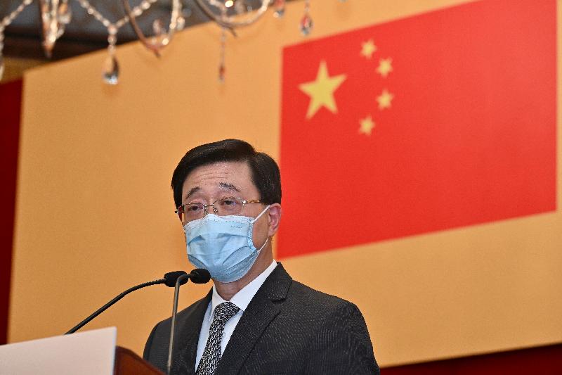 署理行政长官李家超今日（九月二十七日）下午出席「香港工商界同胞庆祝大会——中华人民共和国成立72周年暨中国共产党成立100周年」，并在会上致辞。